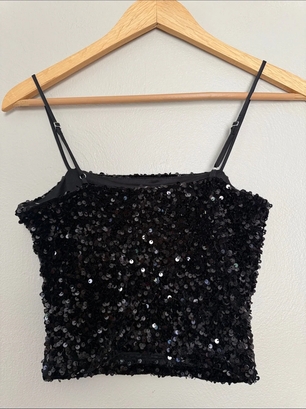 Sadie & Sage Black Sequin Spaghetti Strap Crop Top XS - Picture 4 of 5